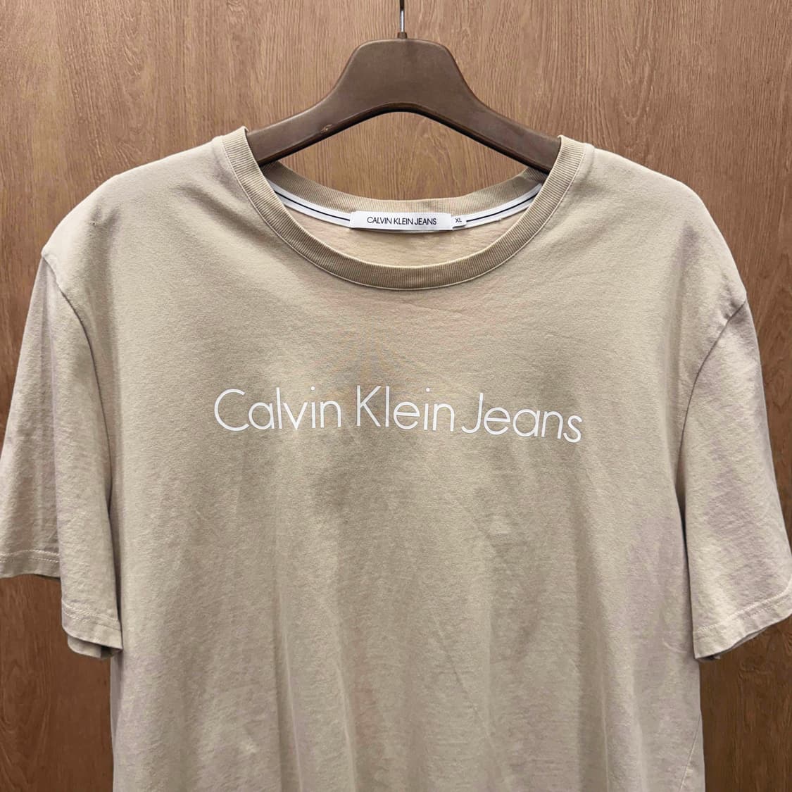캘빈클라인 진스 반팔 티셔츠 레터링 로고 프린팅 디테일 베이지 상품이미지4