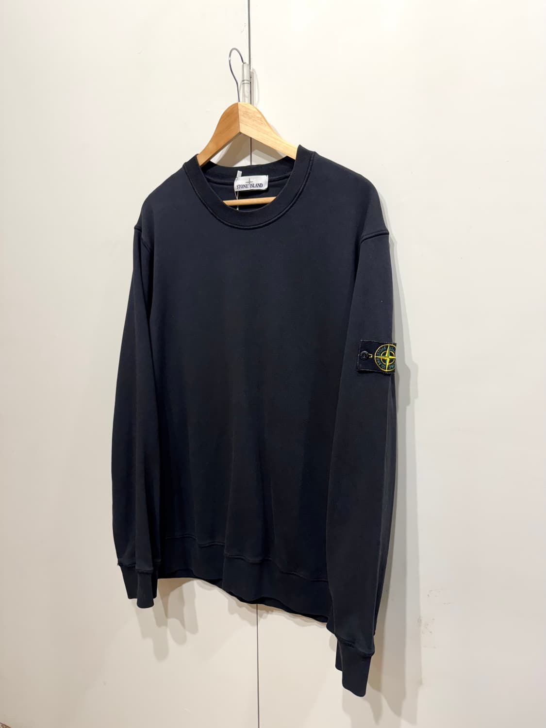 스톤아일랜드 블랙 스웻 셔츠 상품이미지1
