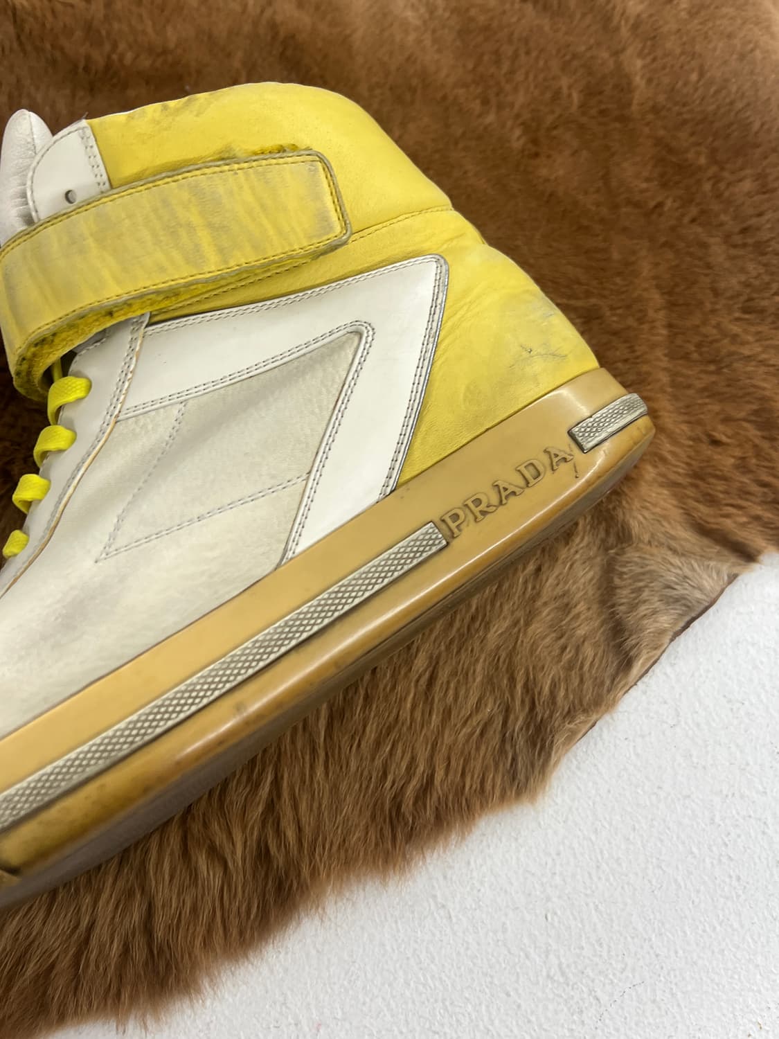프라다 레더 하이탑 스니커즈 상품이미지3