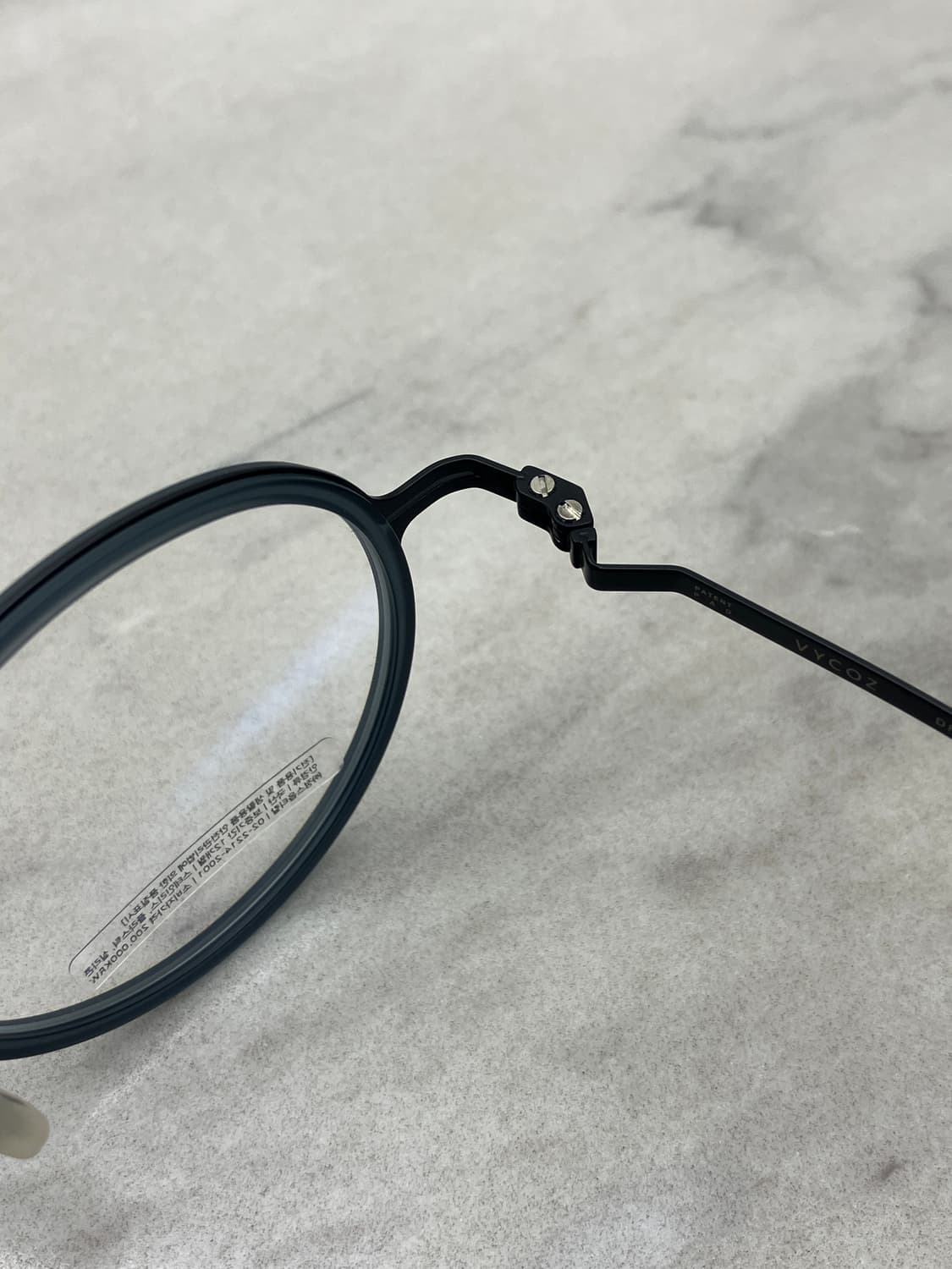 바이코즈 VYCOZ 매트블랙 그레이 솔텍스 라운드 메탈테 안경 상품이미지3
