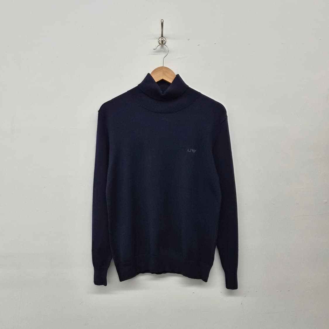 알마니 네이비 롤넥 니트 남성 M 상품이미지1