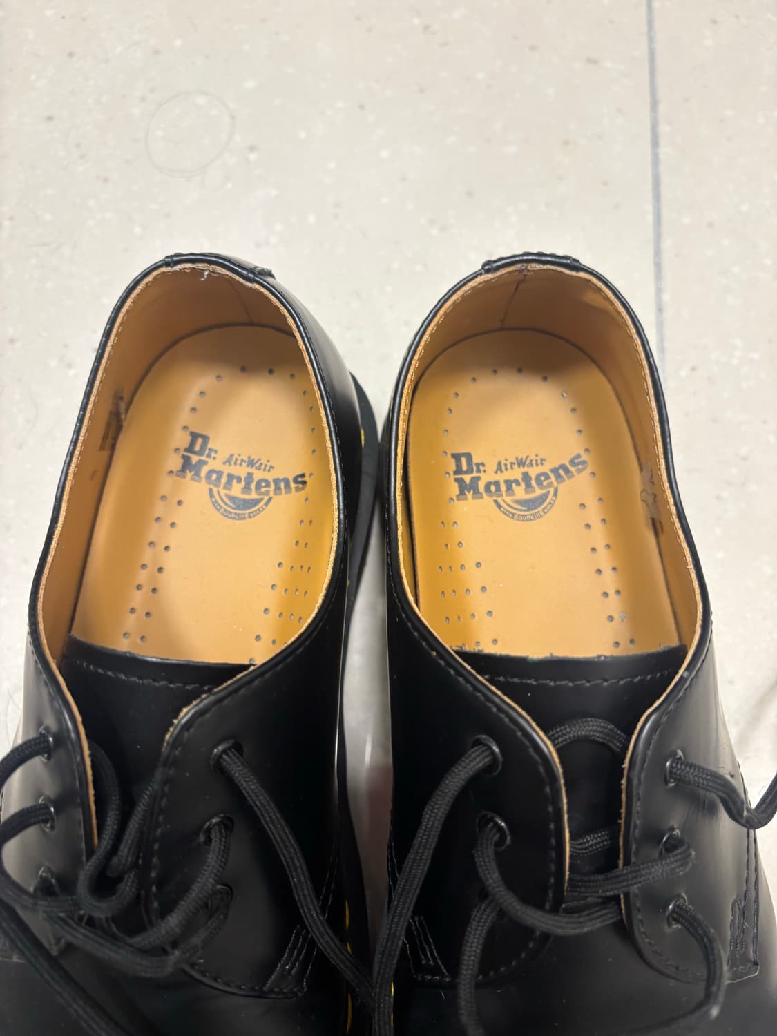 닥터마틴 1461 스무스 블랙 3홀 UK8 상품이미지4