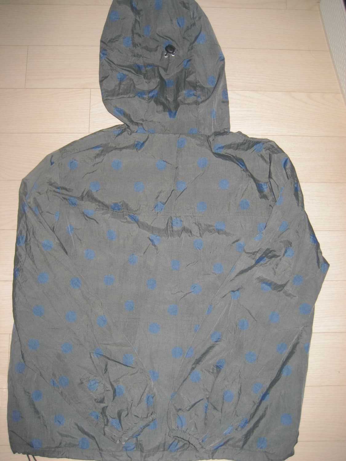 aeae 도트 후드 점퍼 차콜 상품이미지2