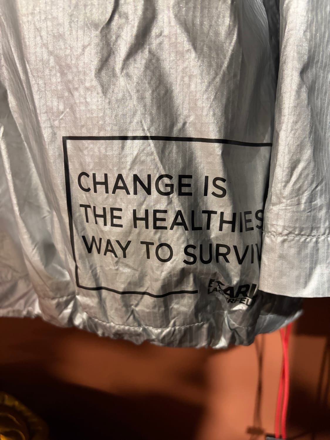 푸마x칼라거펠트 메탈릭 윈드브레이크 바람막이 상품이미지5