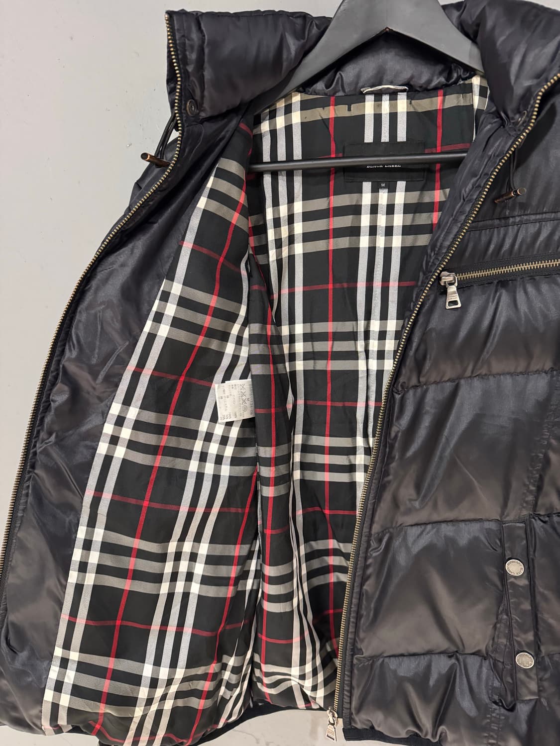 버버리 블랙라벨 구스다운 푸퍼자켓  상품이미지10