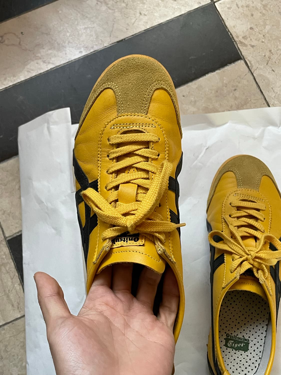 오니츠카 타이거 멕시코 66 옐로우 블랙 265사이즈 판매합니다! 상품이미지5