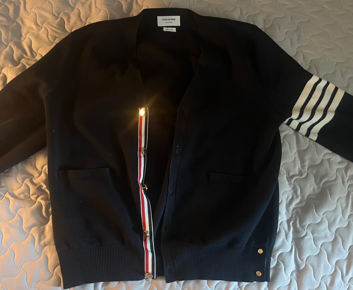 (4) 톰브라운 밀라노 스티치 금장 가디건 상품이미지2