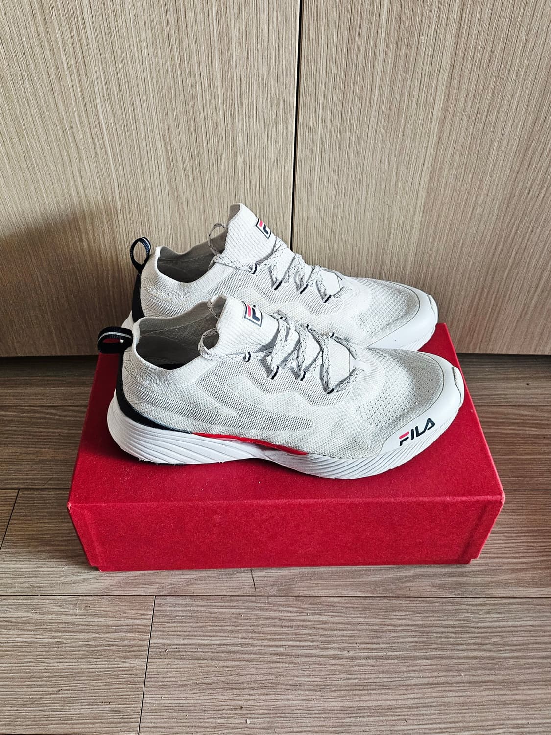 (거의새상품)휠라 RGB 플렉스 뉴데이 240mm 상품이미지3