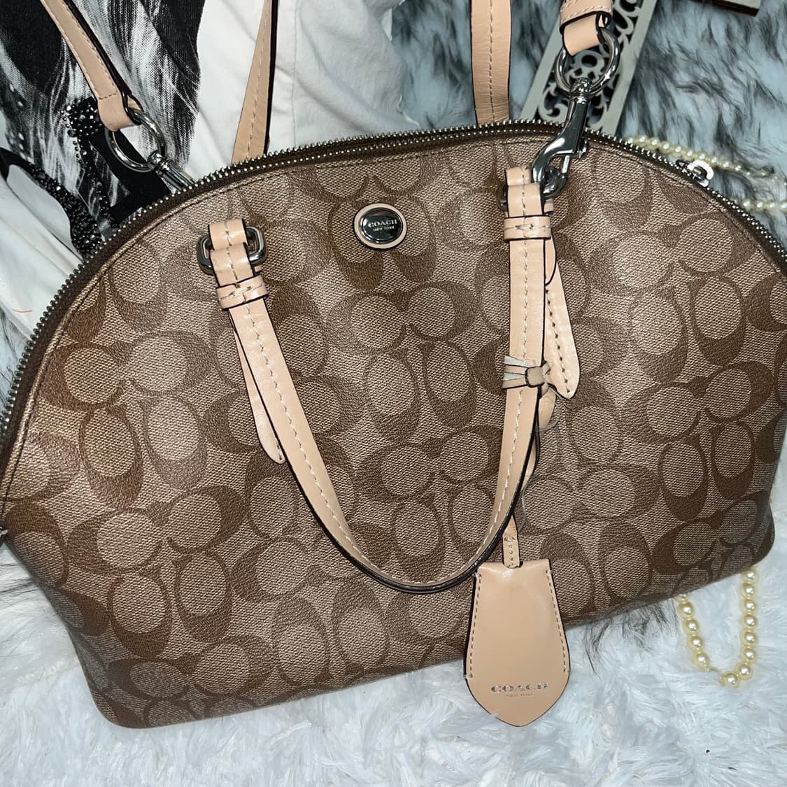 Coach 브라운 라운드 크로스백 상품이미지2