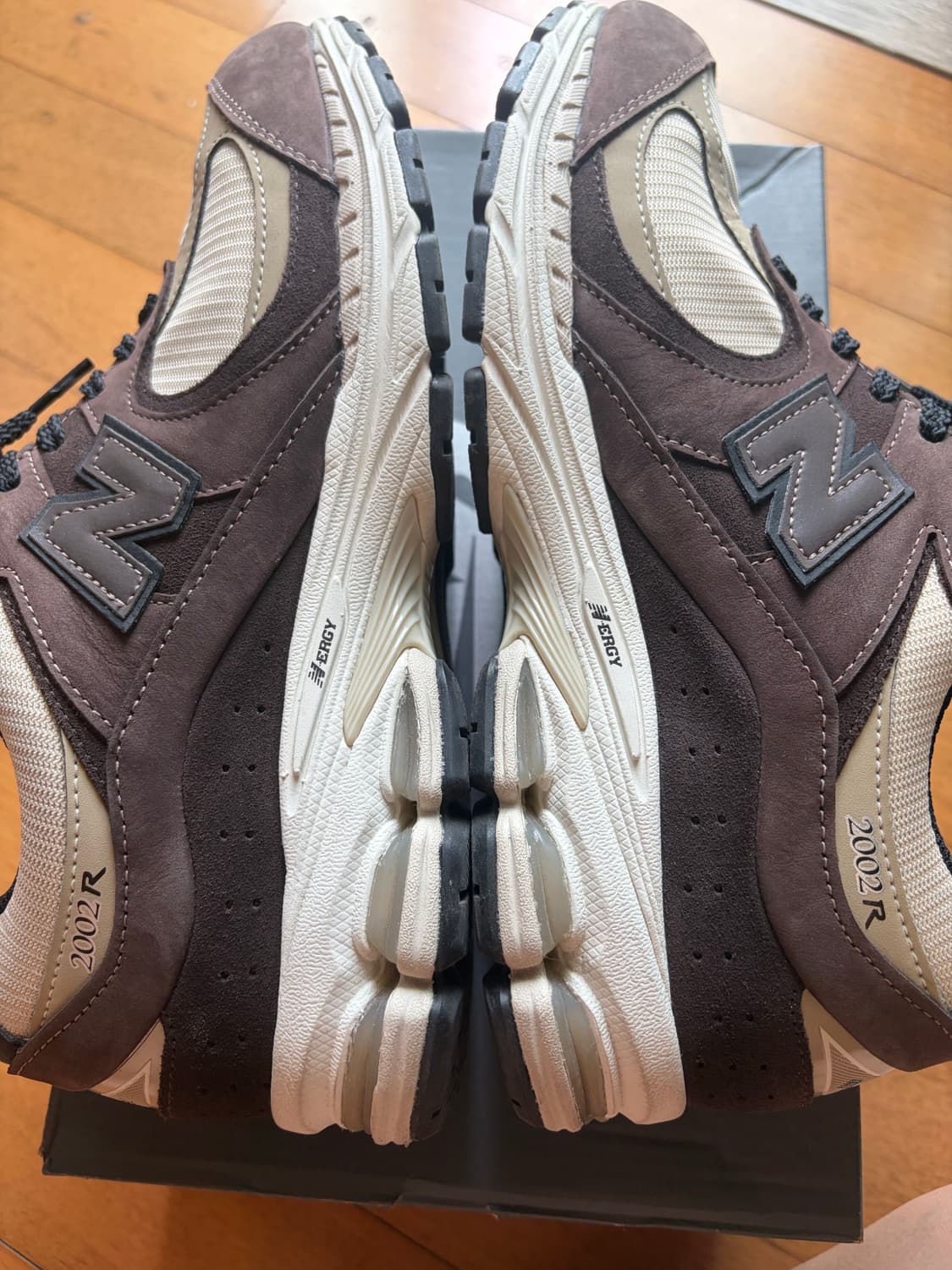 뉴발란스 2002R 고어텍스 270 상품이미지3