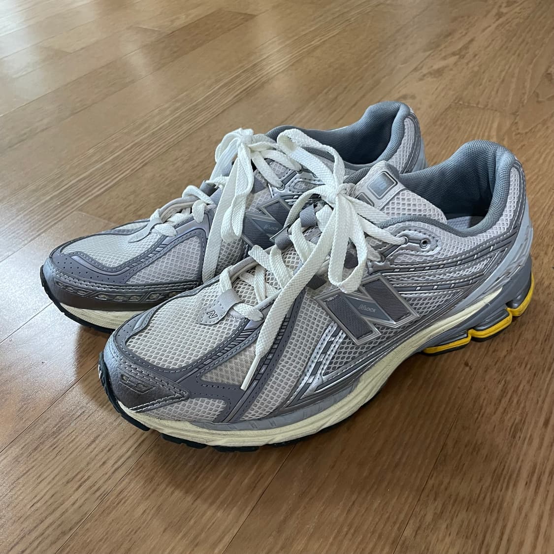 뉴발란스1906R 그레이 스니커즈 280 상품이미지3