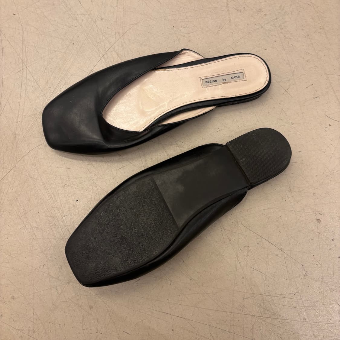 빈티지 레더 블랙 슬로퍼 상품이미지2