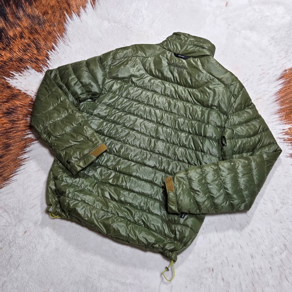 컬럼비아 투지퍼 티타늄 구스다운 경량 패딩 카키 상품이미지4