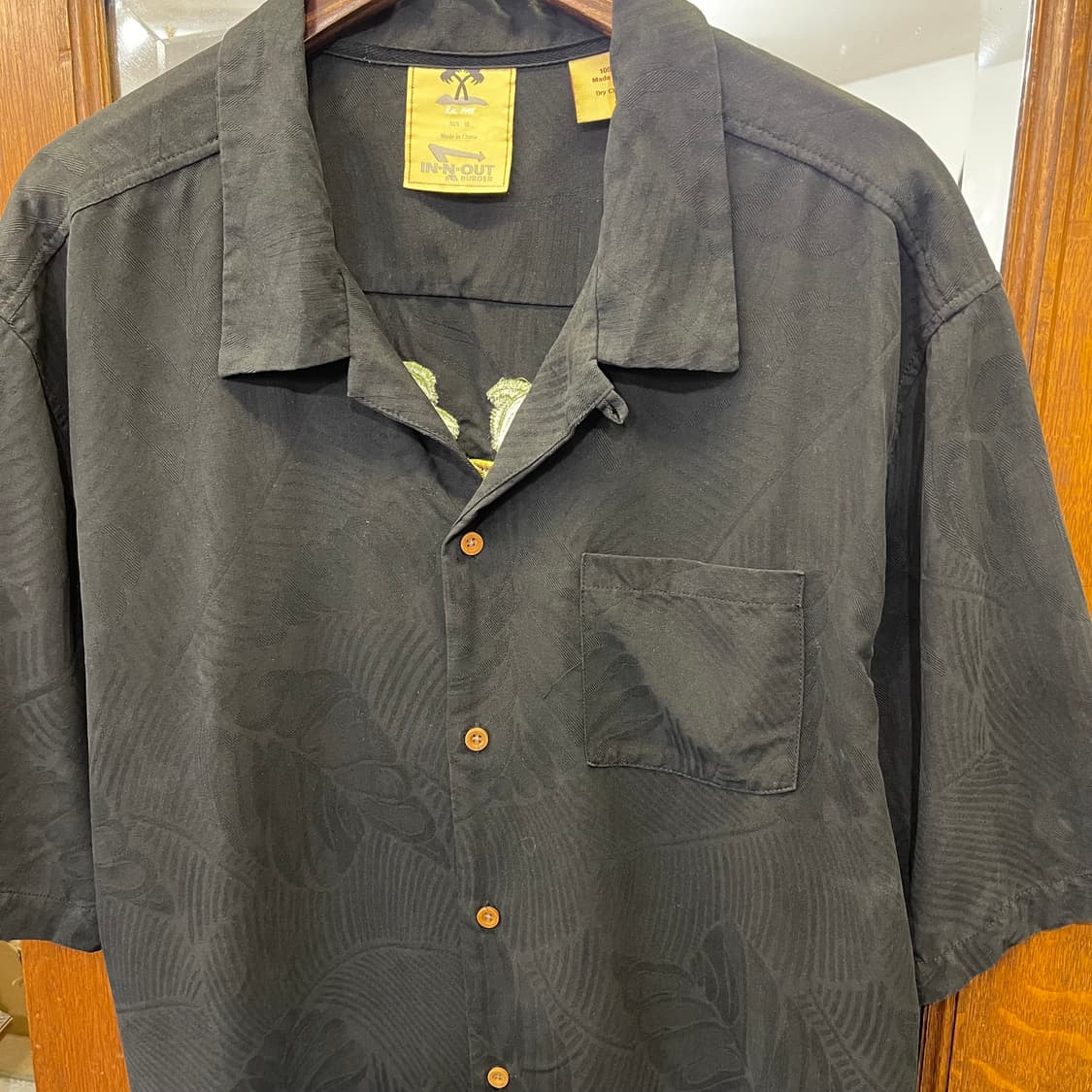 인앤아웃 쿠반스타일 자수 셔츠 상품이미지4