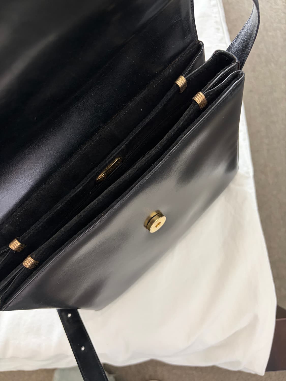 [Old Gucci] 인터로킹 레더 숄더백 블랙 상품이미지10