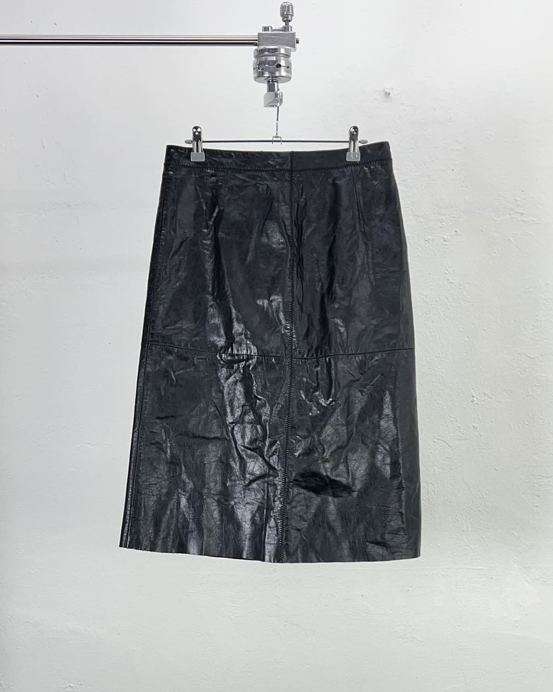 갭 스티치 맥시 슬릿 제뉴윈 레더 미디 스커트 상품이미지6