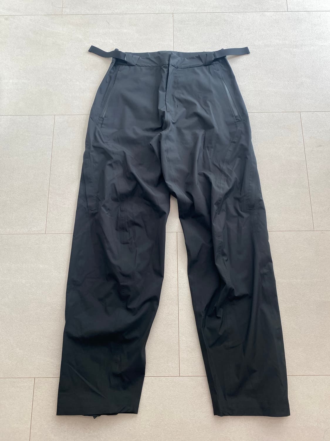 혜인서 24ss 쉘 팬츠 3사이즈 판매합니다. 상품이미지1