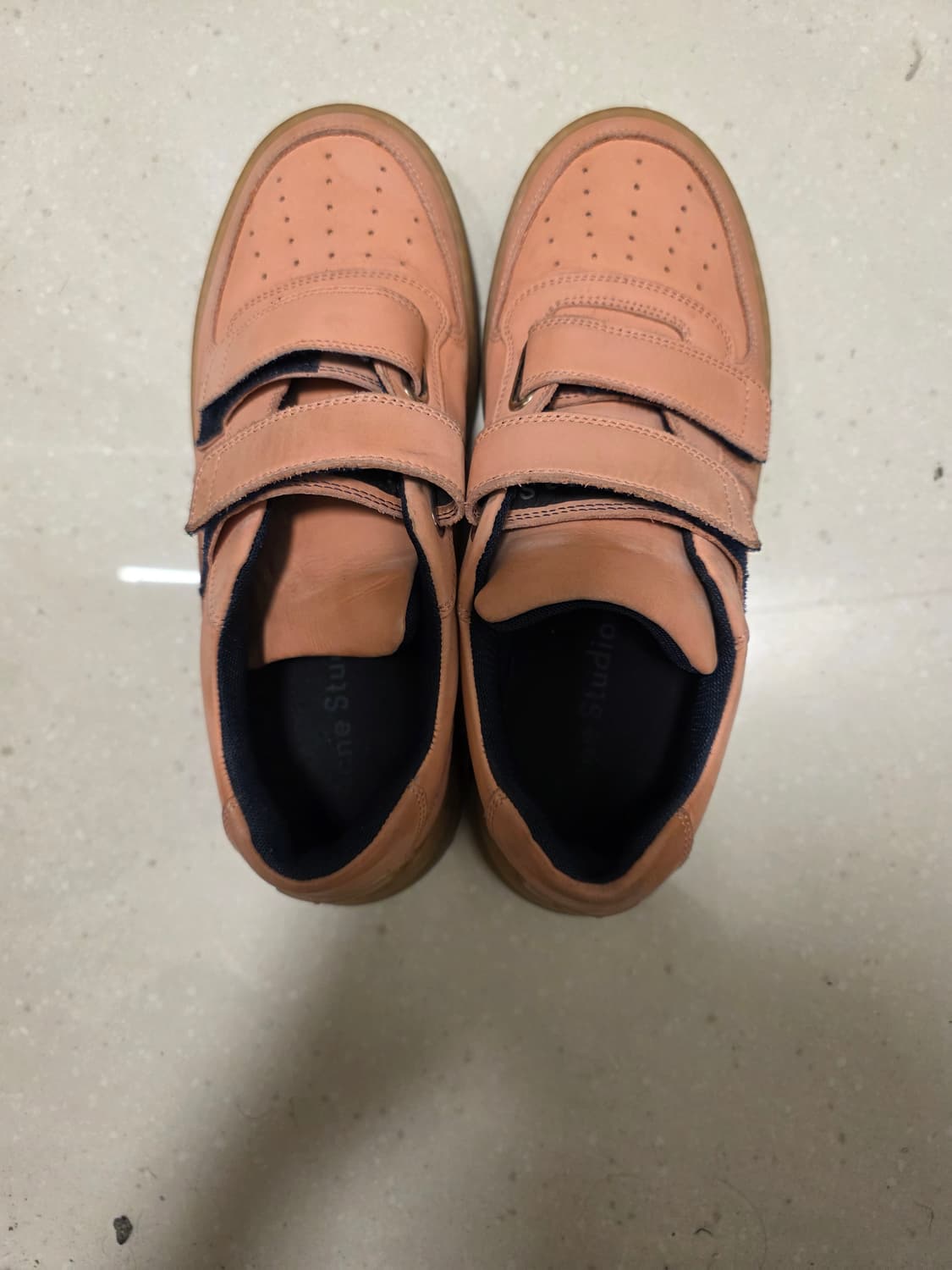 아크네스튜디오 벨크로 스니커즈 41사이즈 상품이미지2