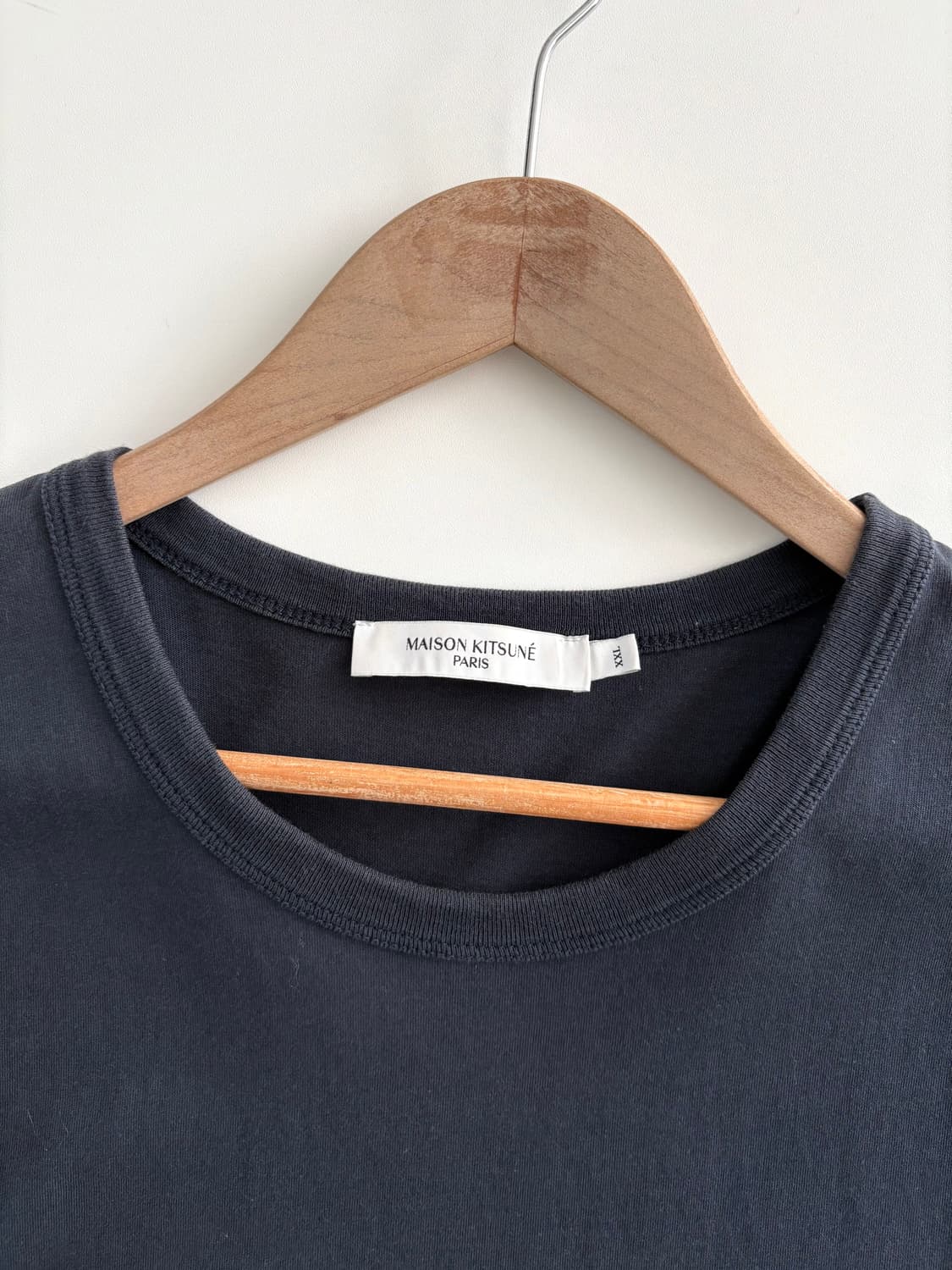 Maison Kitsune 메종키츠네 블랙컬러 폭스헤드 패치 반팔티셔츠 상품이미지6