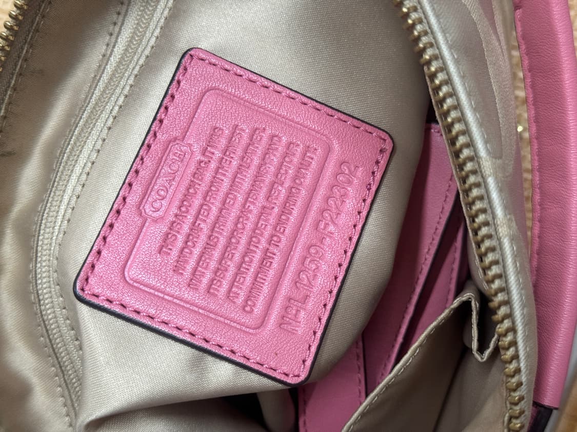 💗 Coach Signature Pink Ivory Bag 상품이미지8