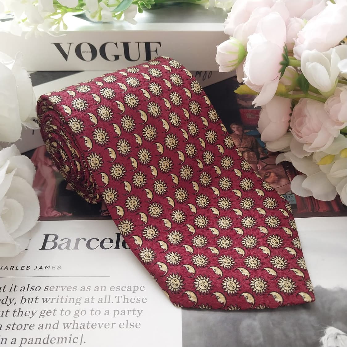 리버티 실크 레드 태양&달 패턴 넥타이 9.4cm A+등급 K1843
 상품이미지2