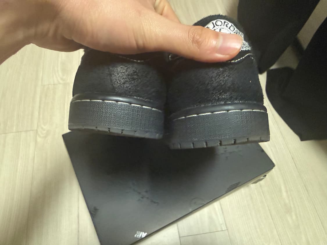나이키 조던1 로우 트래비스 스캇 블랙 팬텀 풀박 상품이미지3