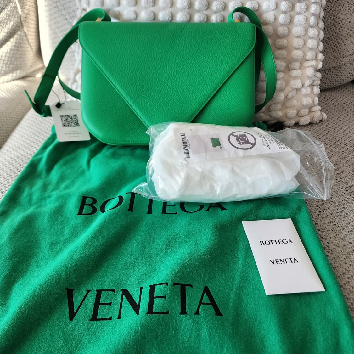 미사용 보테가베네타 엔벨롭 마운트 볼드 숄더백 미디움 패러킷 그린 상품이미지10