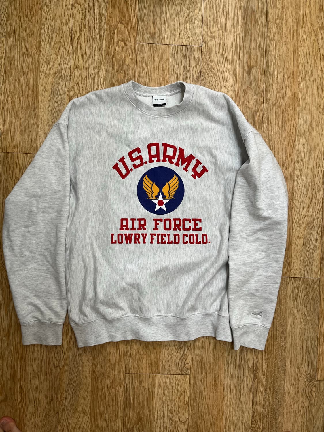 아웃스탠딩 스웻셔츠 맨투맨 상품이미지1