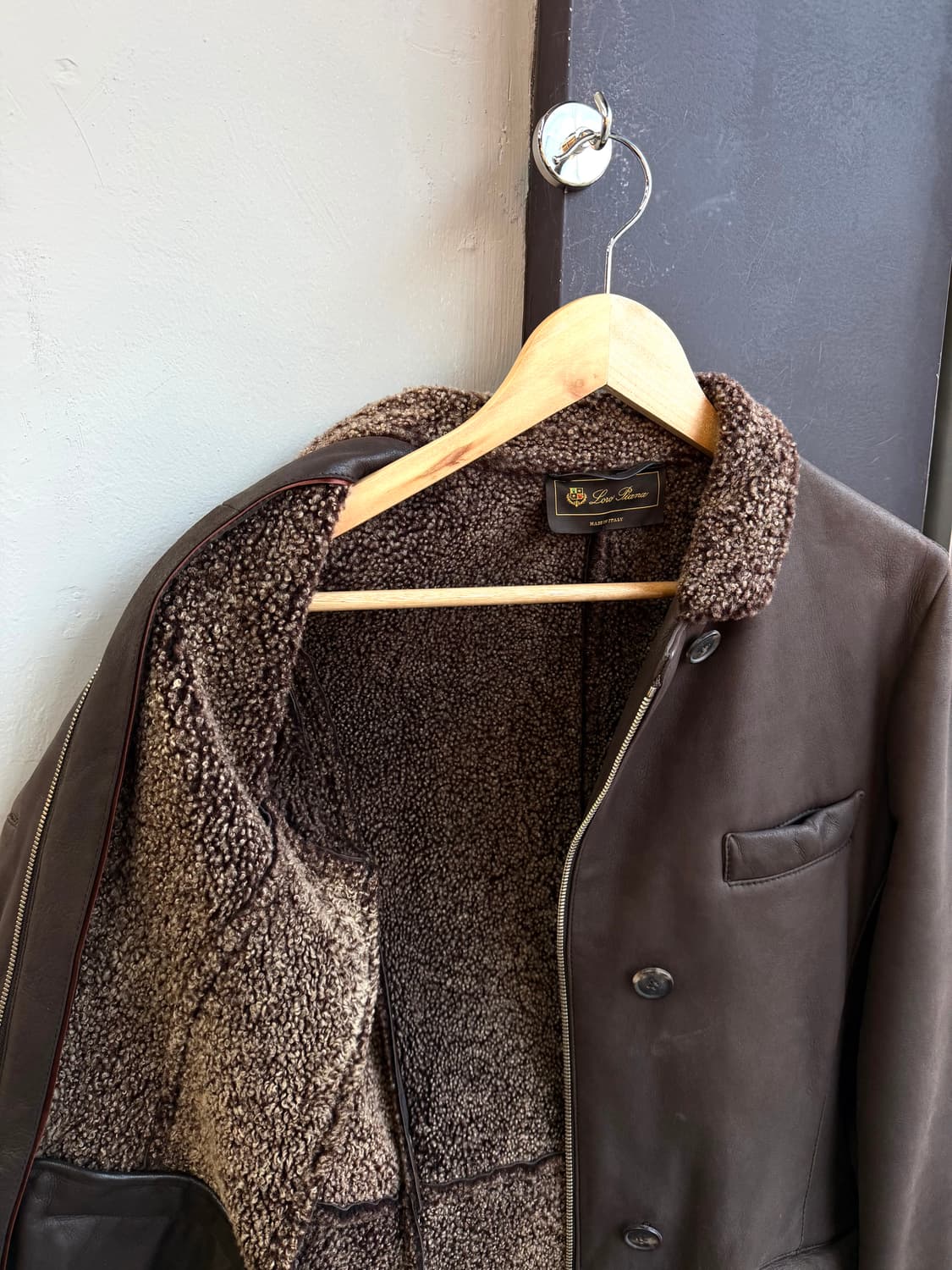 42/ 로로피아나 램스킨 무스탕 롱코트 상품이미지5