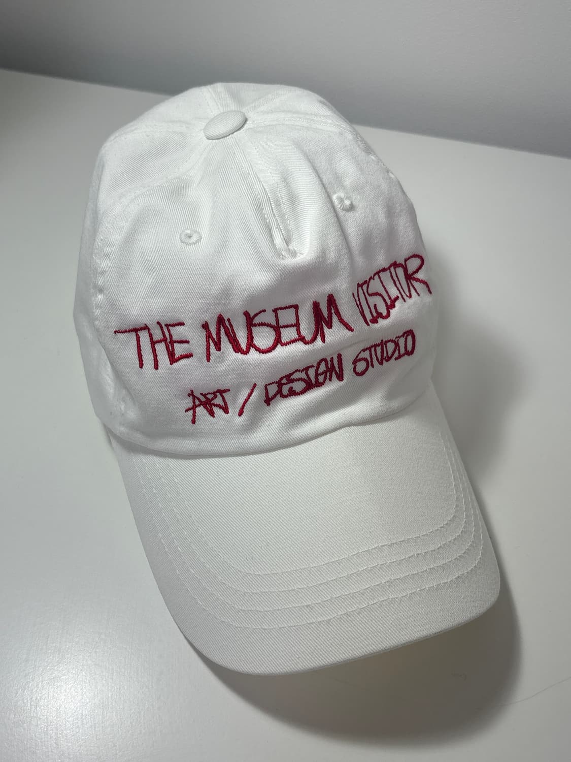 더뮤지엄비지터 모자 상품이미지1