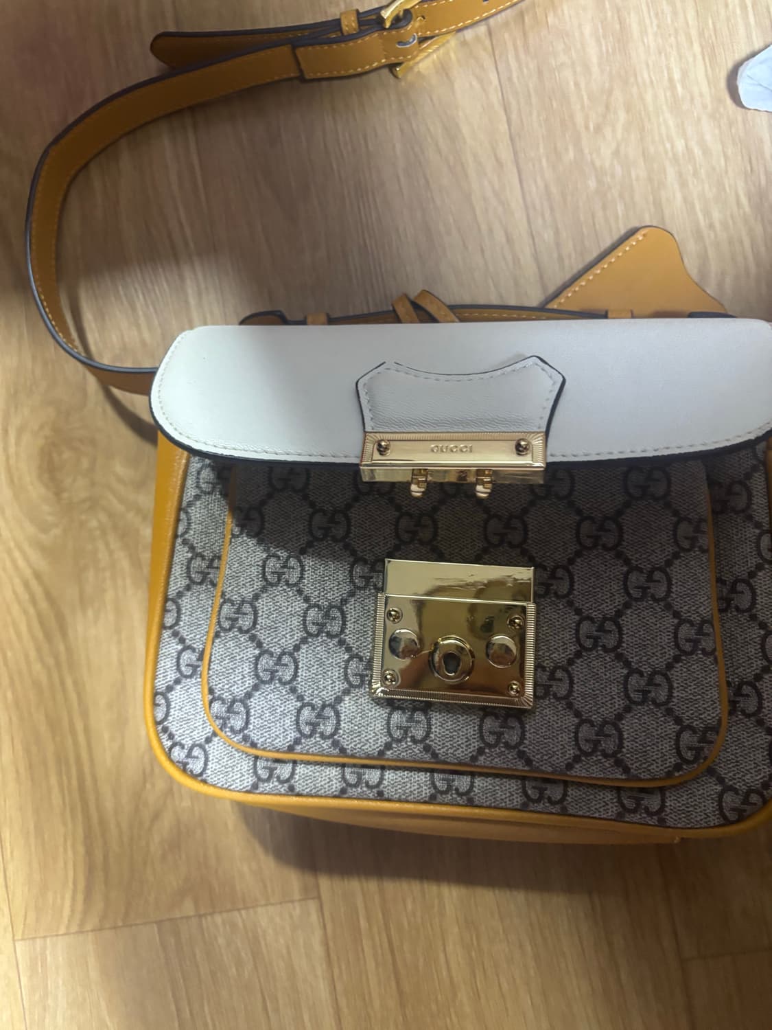 패들락 스몰 GG 수프림 캔버스 체인 숄더백 화이트 상품이미지1