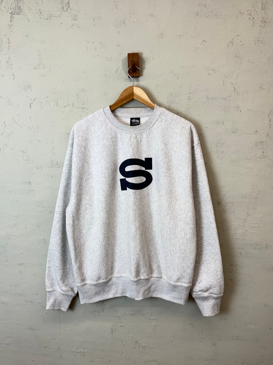 스투시 레터맨 스웻셔츠 상품이미지1