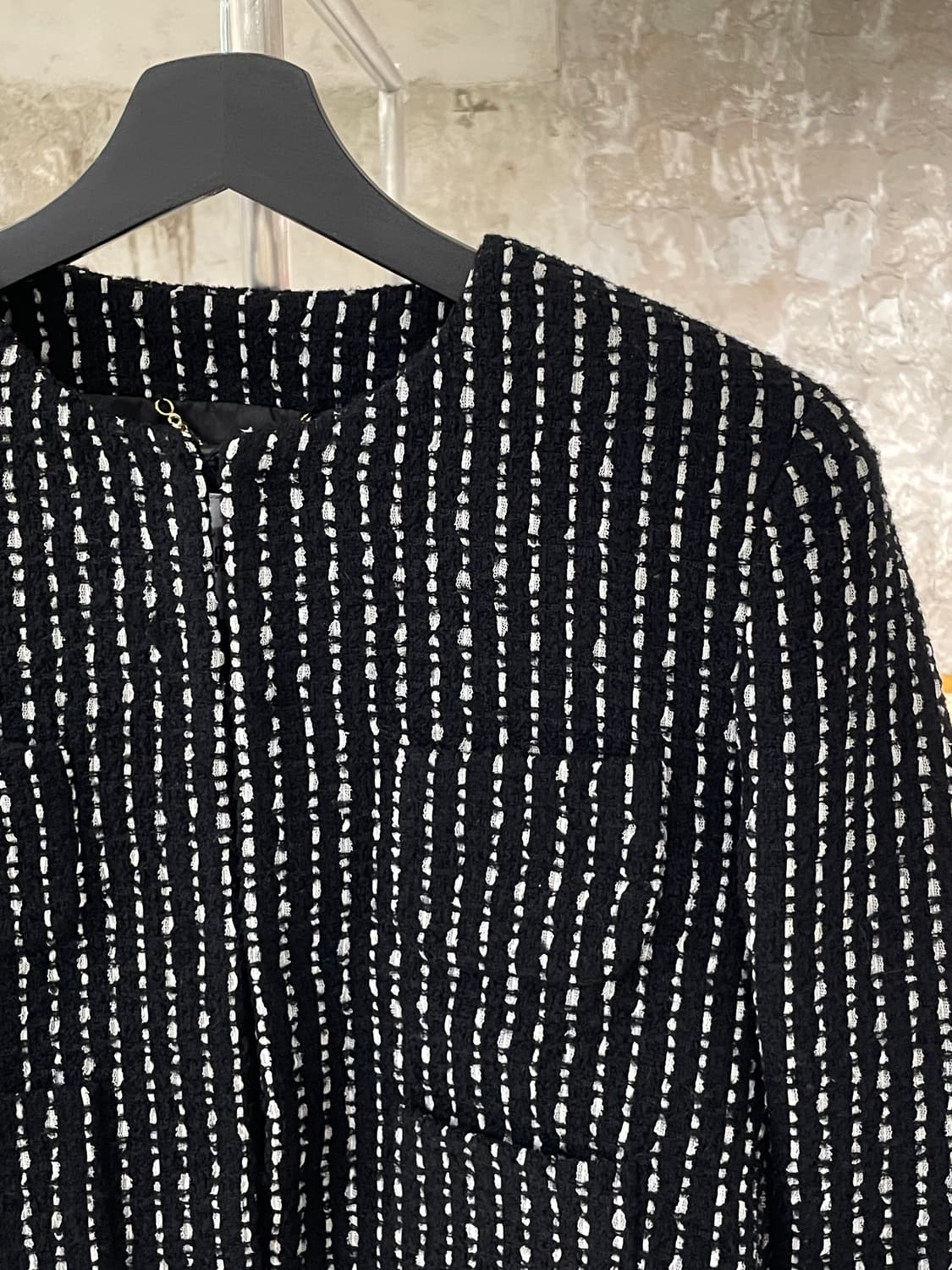 모스키노 블랙 도트 라인 트위드 크롭 자켓 상품이미지3