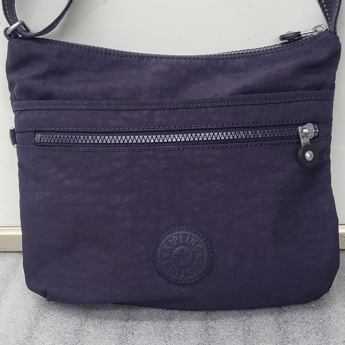 상태좋은 가볍고 편한 키플링 크로스백 퍼플 29x25cm 상품이미지2