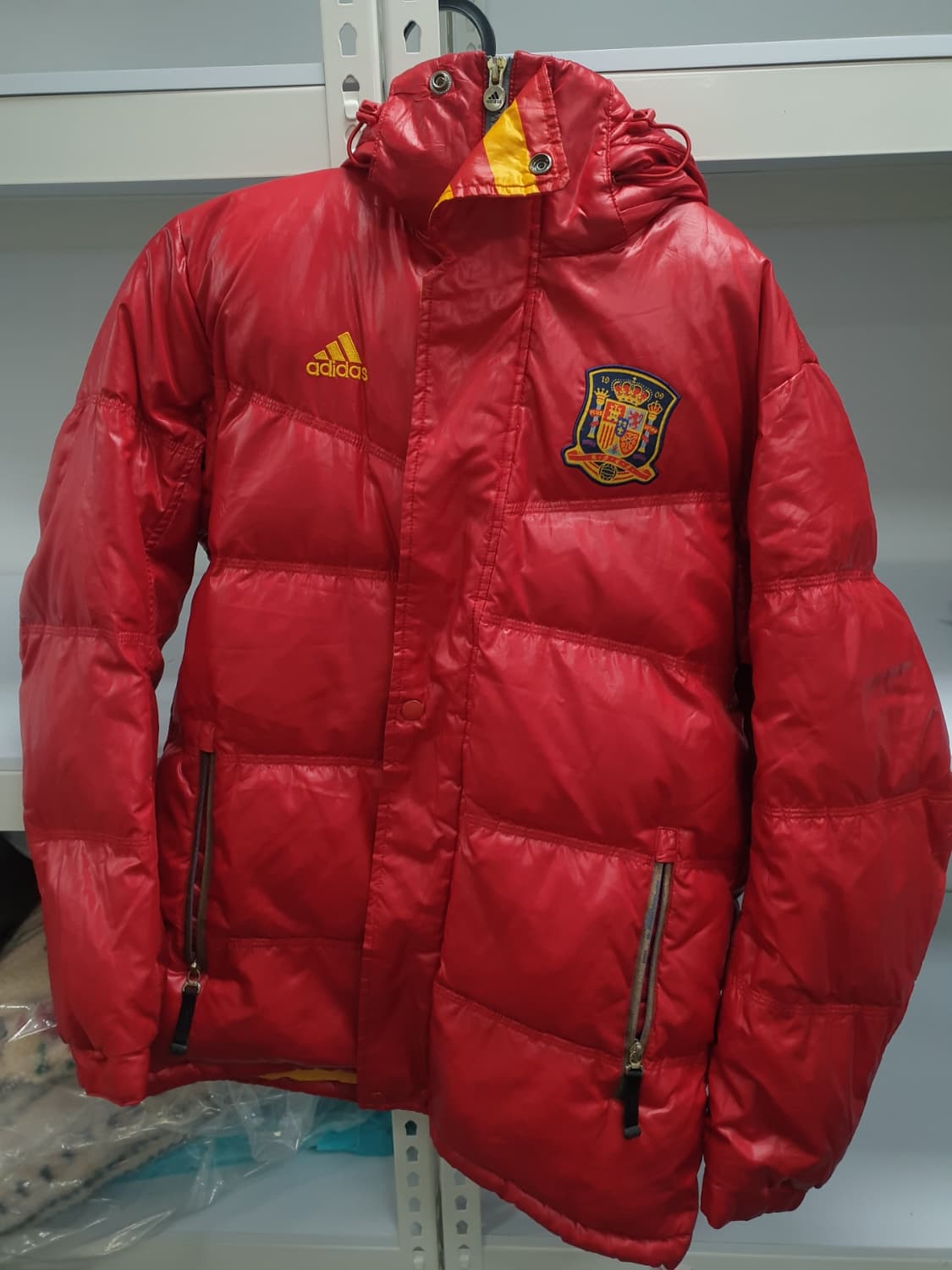 아디다스 정품 스페인 축구 국대 오리털 패딩 95사이즈 팝니다  상품이미지1