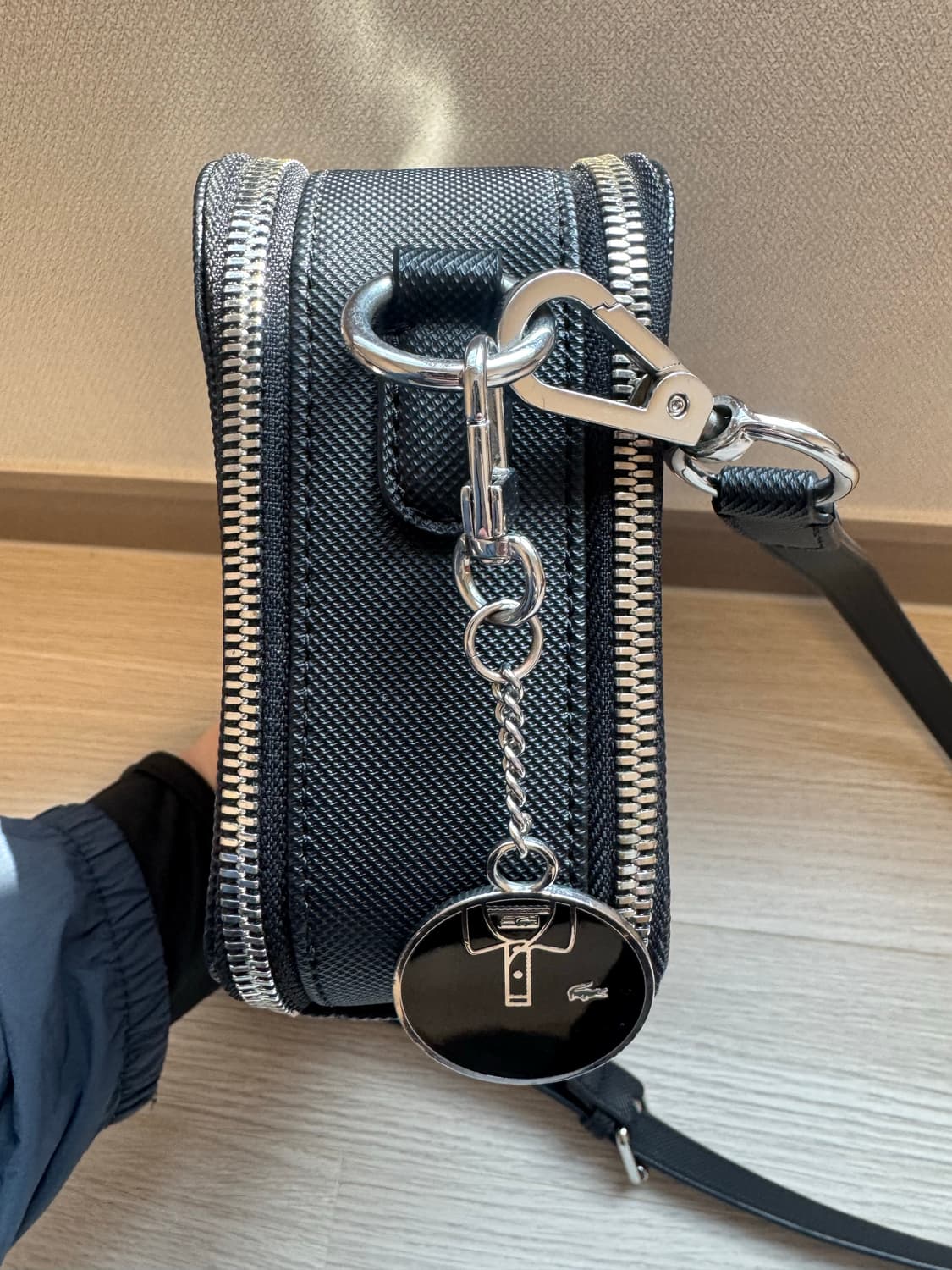 라코스테 데일리 시티(Daily City) 투지퍼 스퀘어 크로스백 블랙 상품이미지6