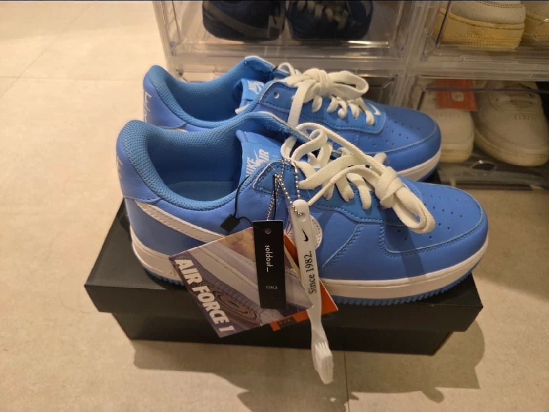 새상품_나이키 에어 포스 1 로우 레트로 컬러 오브 더 먼스 유니버시티 상품이미지5