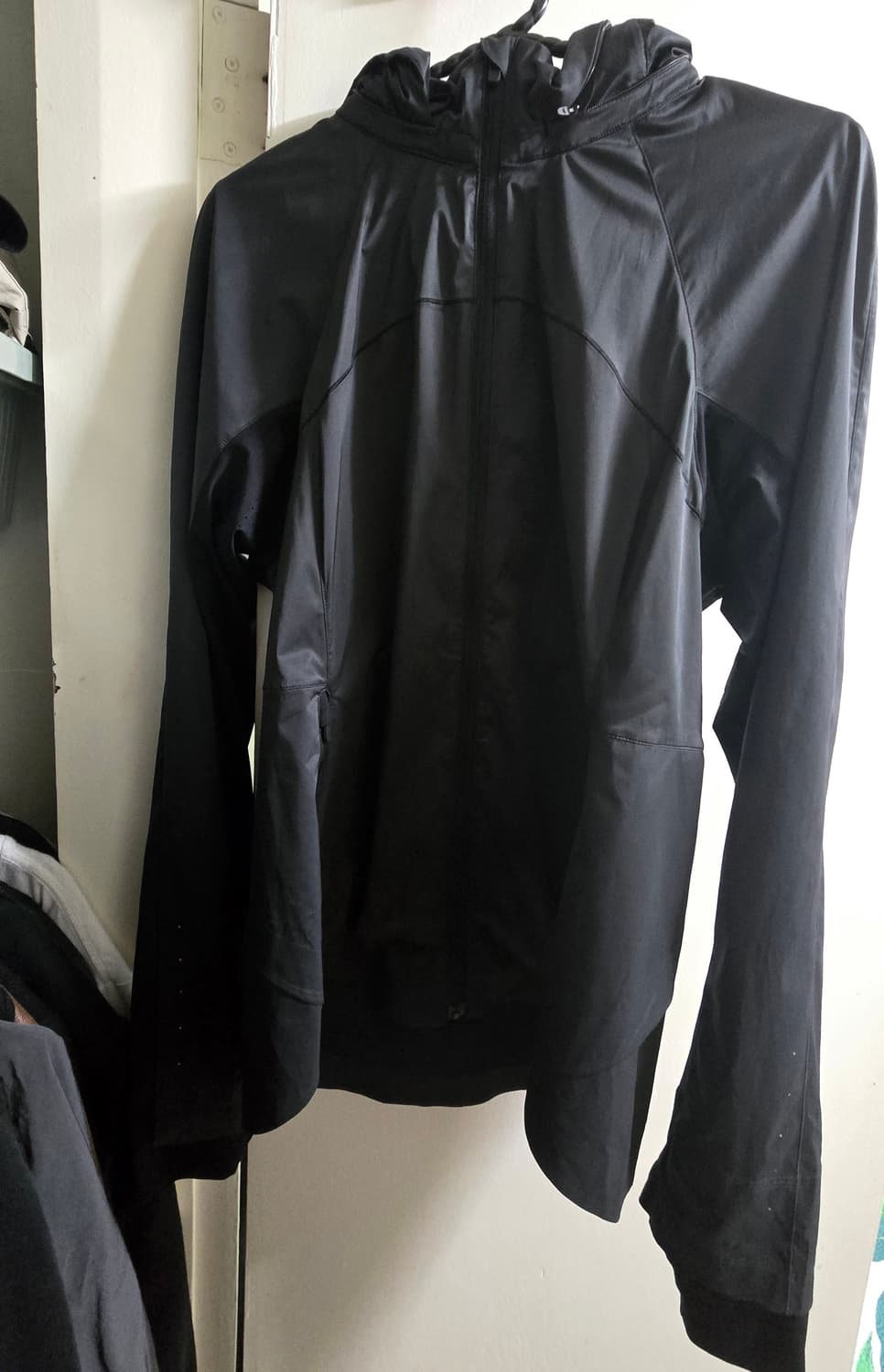 룰루레몬 슬림핏 바람막이 상품이미지1