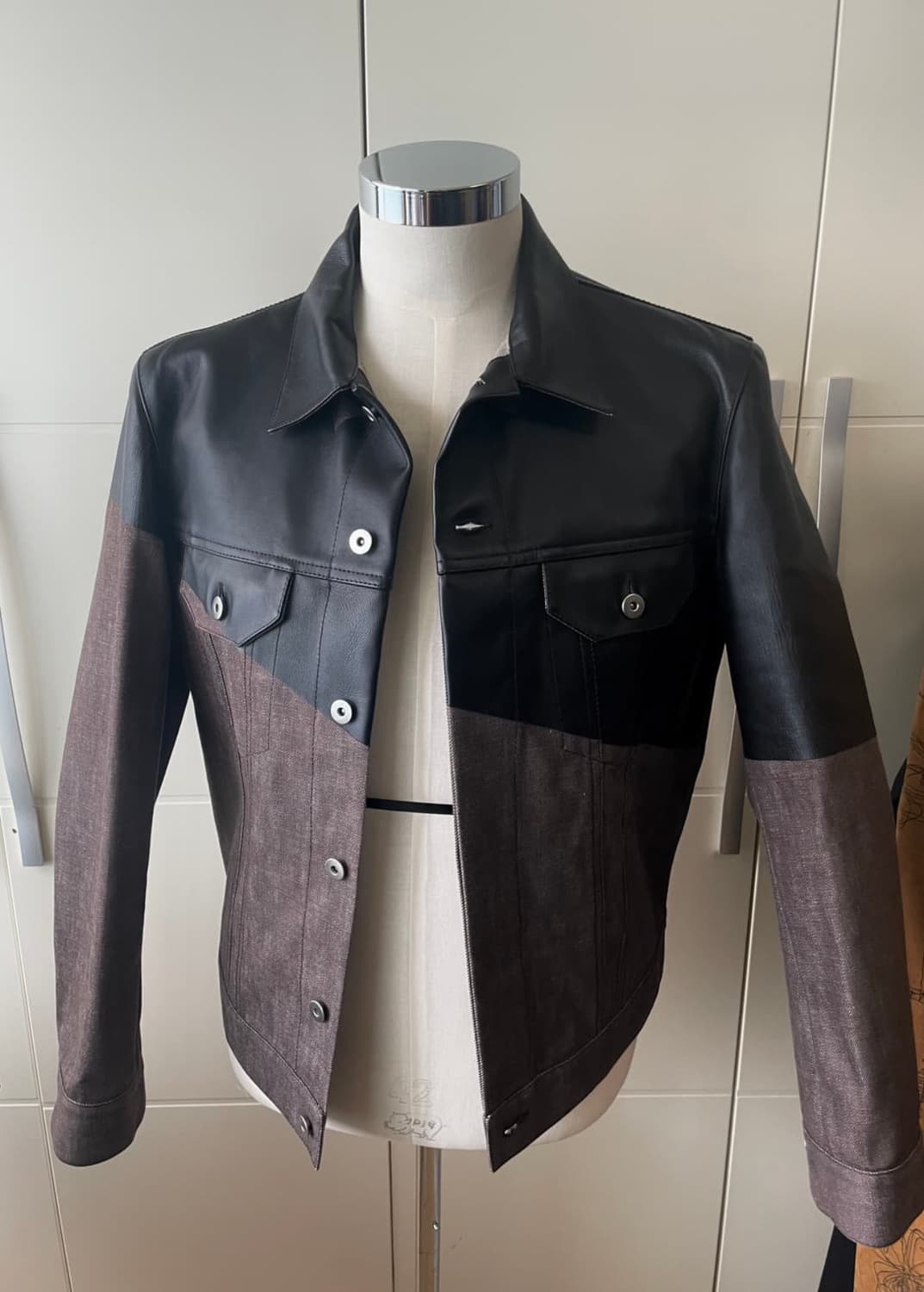 보테가 믹스 레더 자켓(식케이 착용) 상품이미지1