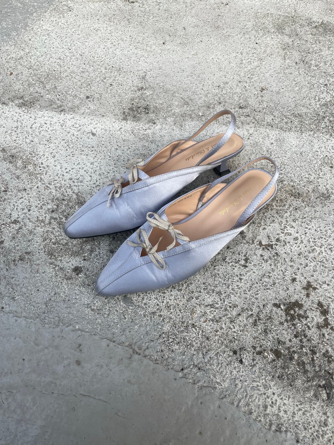 💚무료나눔💚 솔트앤초코릿 발레코어 더블 리본장식 슬링백 실버 상품이미지1