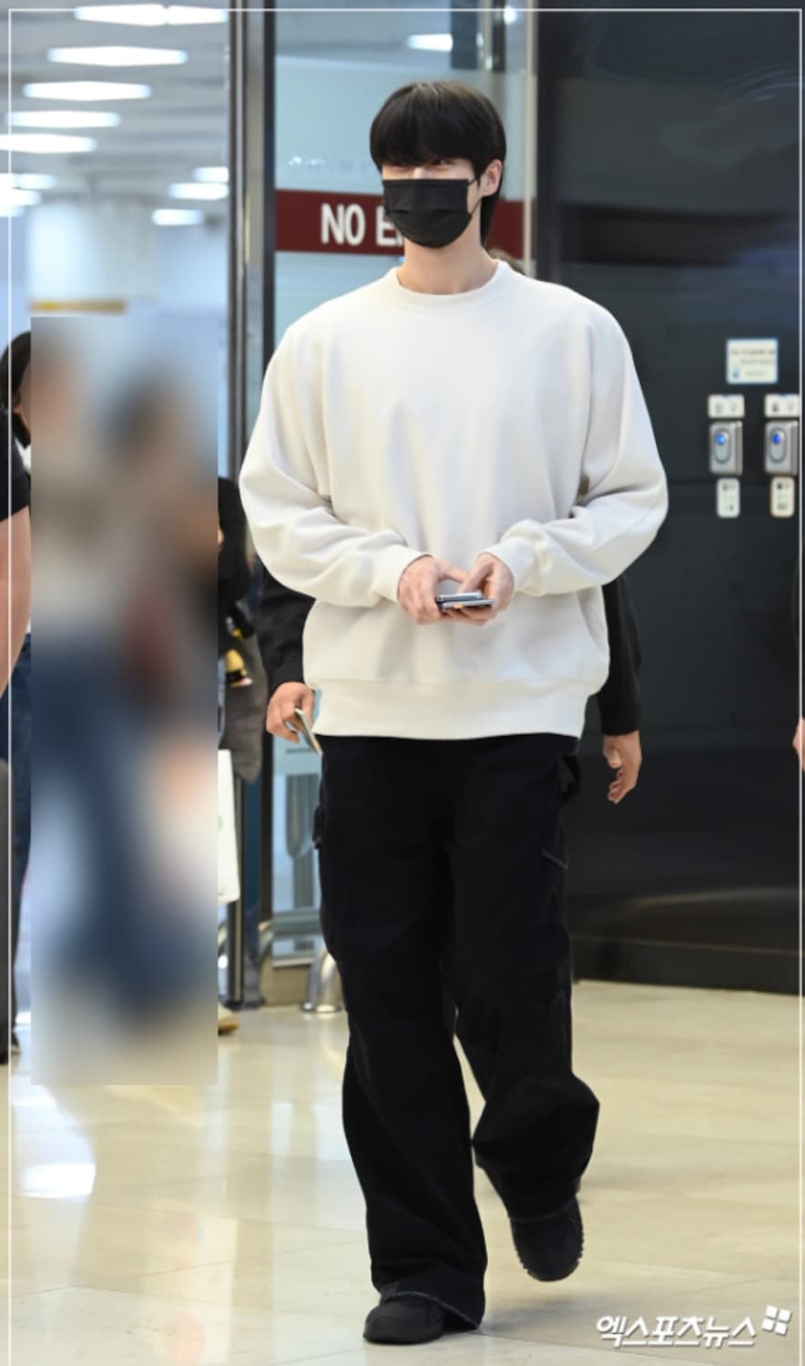 EP.7 09 TROUSERS BLACK s사이즈 (변우석 공항패션) 상품이미지3