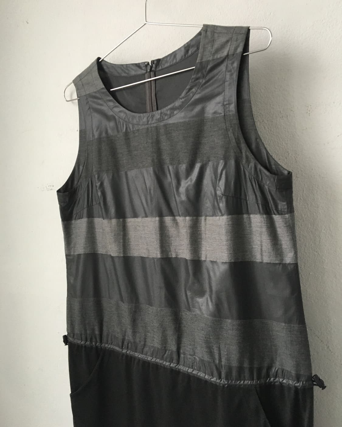 Glossy stripe pattern point onepiece 상품이미지4