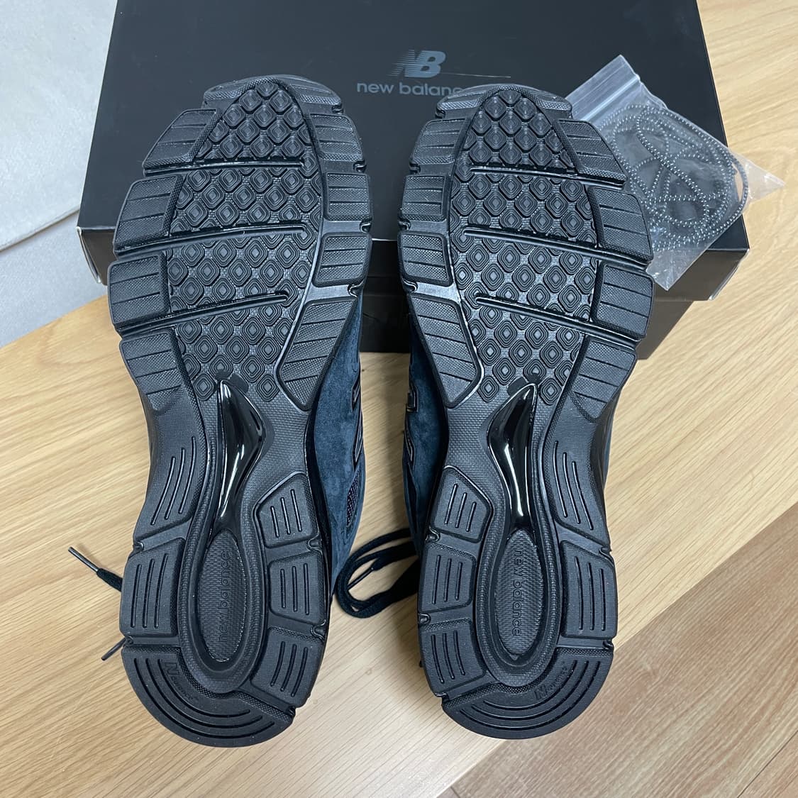 (새제품)뉴발란스 x JJJ자운드 990v4 네이비 280 상품이미지5