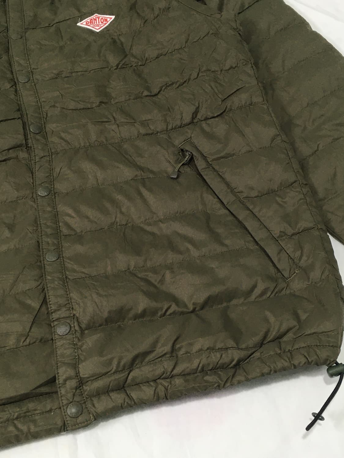 단톤 Danton 카키 경량 패딩 상품이미지3