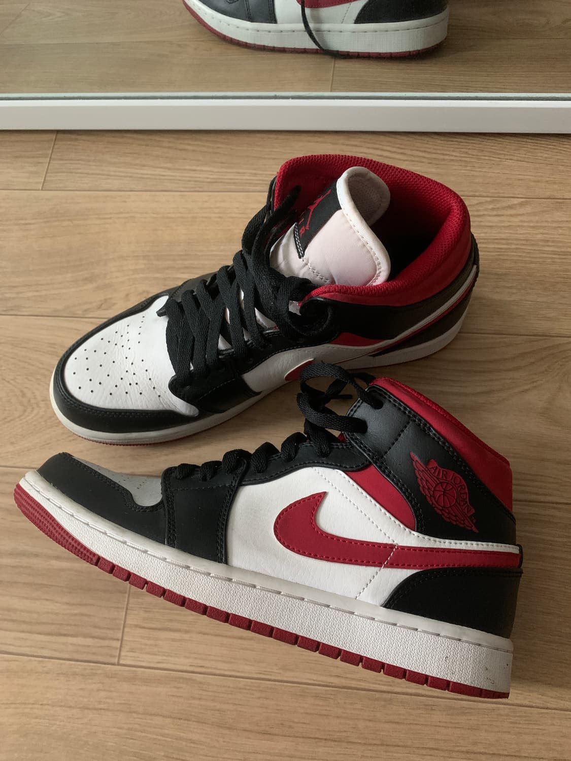 260) nike 나이키 조던1 미드 짐레드 상품이미지2