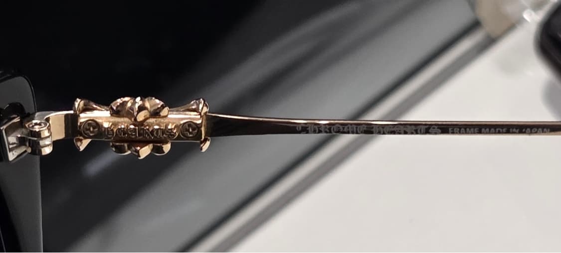 [새상품,풀구성]크롬하츠 골드 크로스 Black Cat-eye 선글라스 상품이미지5