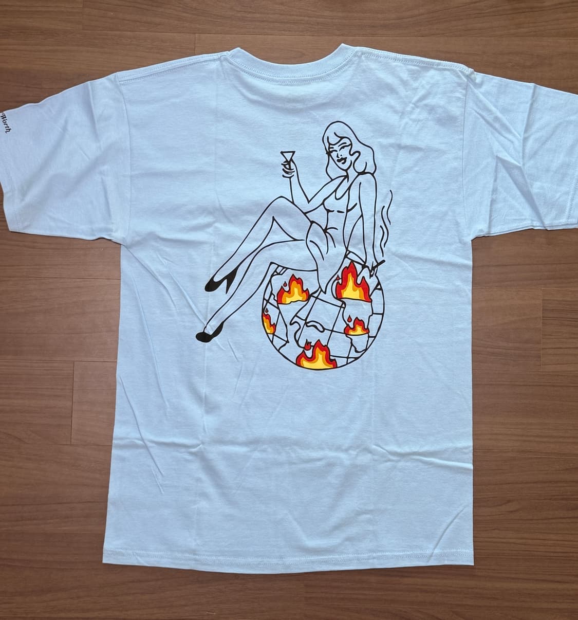 굿 월스 Her World 티셔츠 상품이미지4