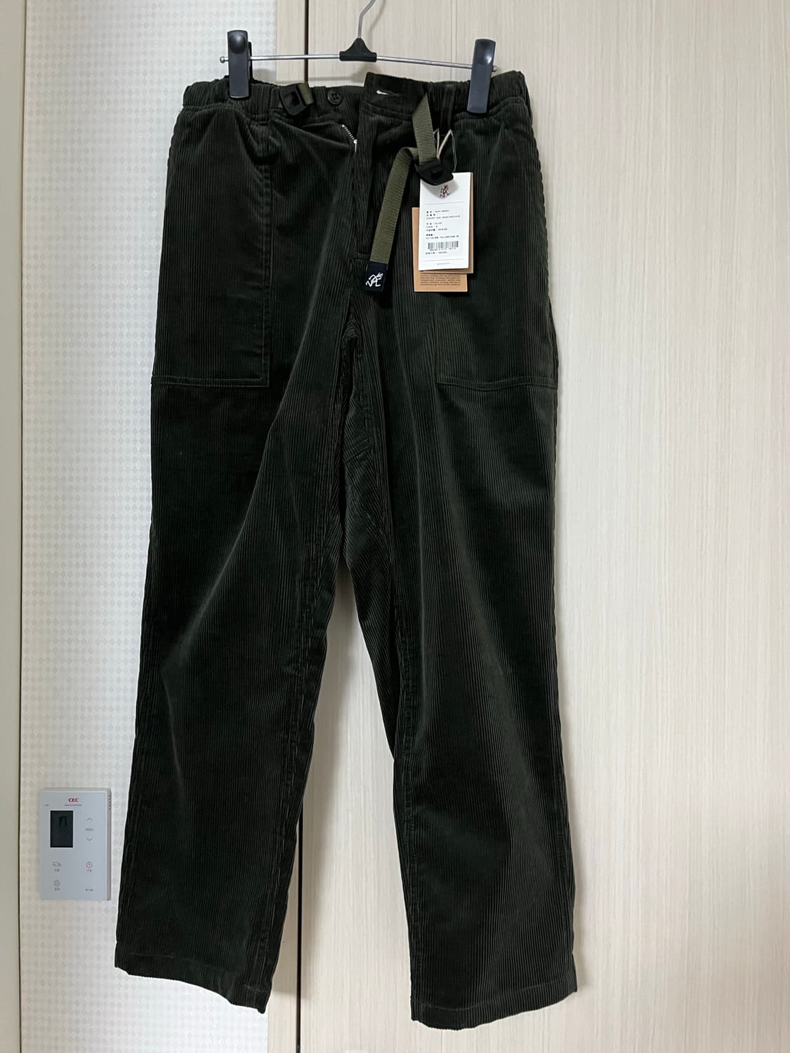 그라미치 코듀로이 루즈 테이퍼드 팬츠 새상품 상품이미지1