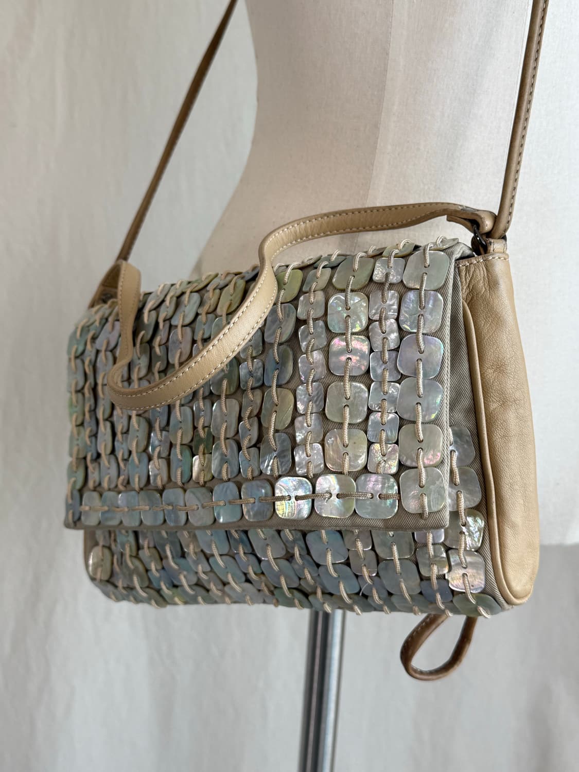 Hiroko Bis 자개단추 장식 백 상품이미지3