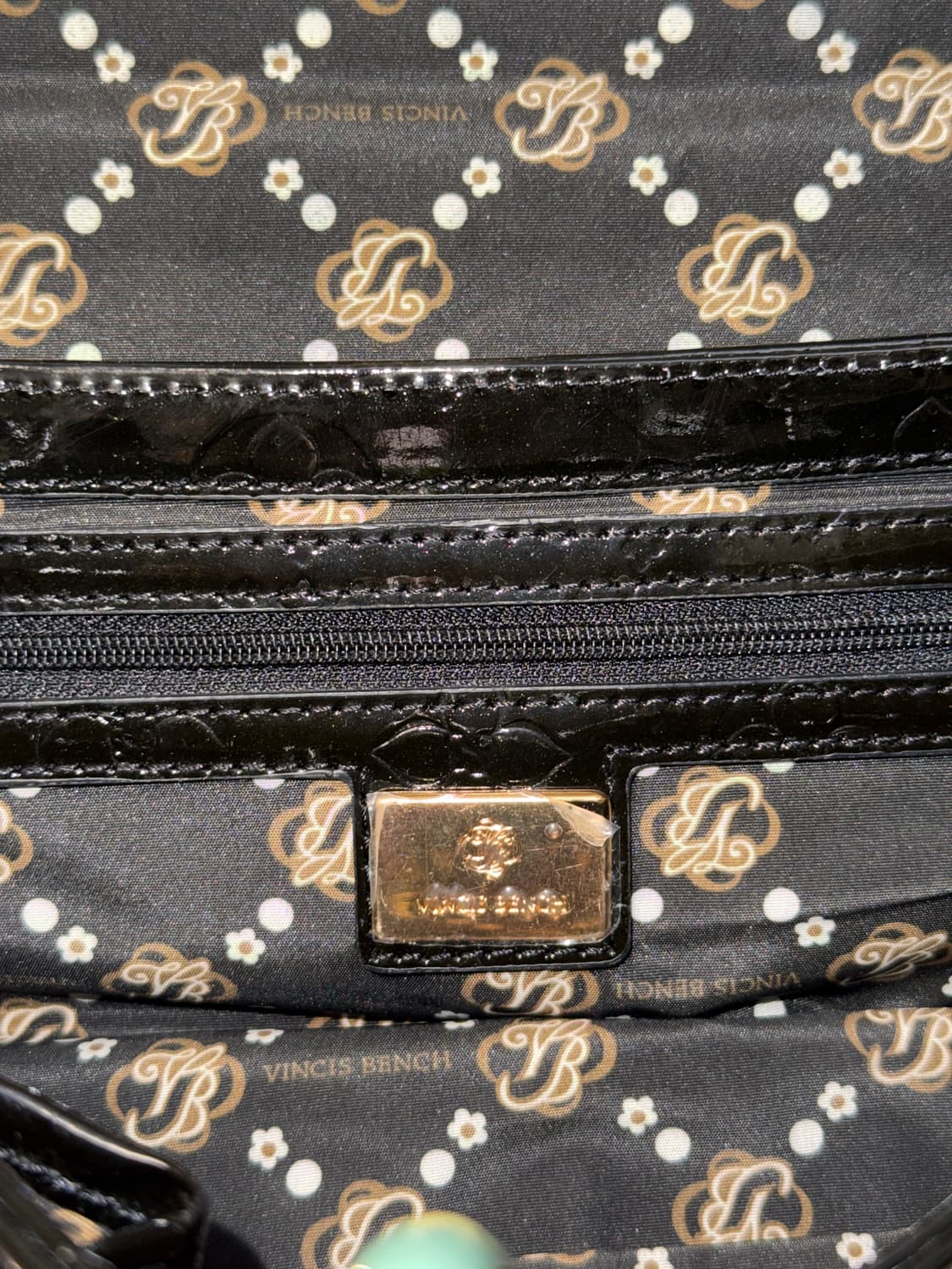 Vincis Bench black enamel mini chain 숄더백 상품이미지7